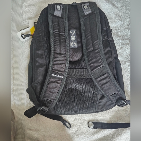 Swissgear 18.5 " Laptop Backpack - Picture 2 of 10